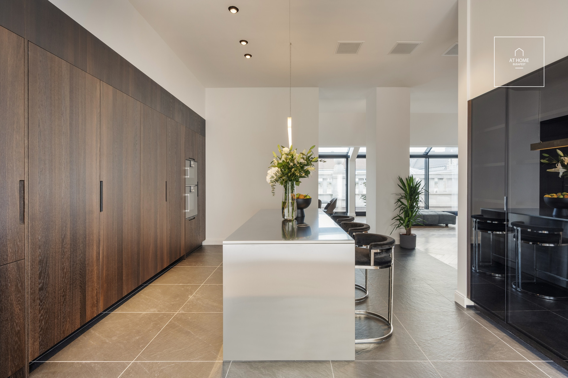 Fényűző 3 hálószobás penthouse lakás kiadó Budapest VI. kerület, Terézváros