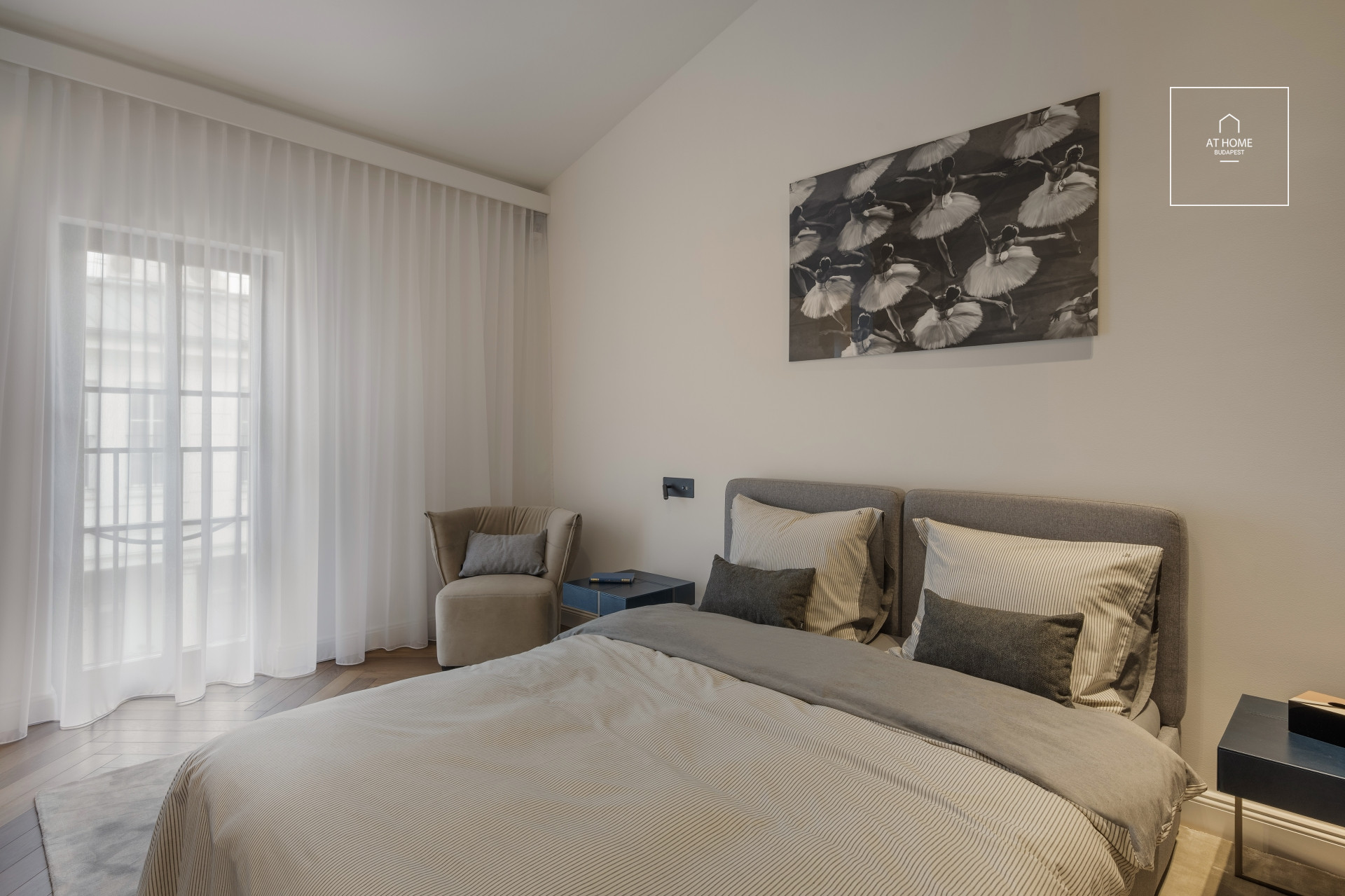 Luxury penthouse for rent in the heart of Budapest 6th district