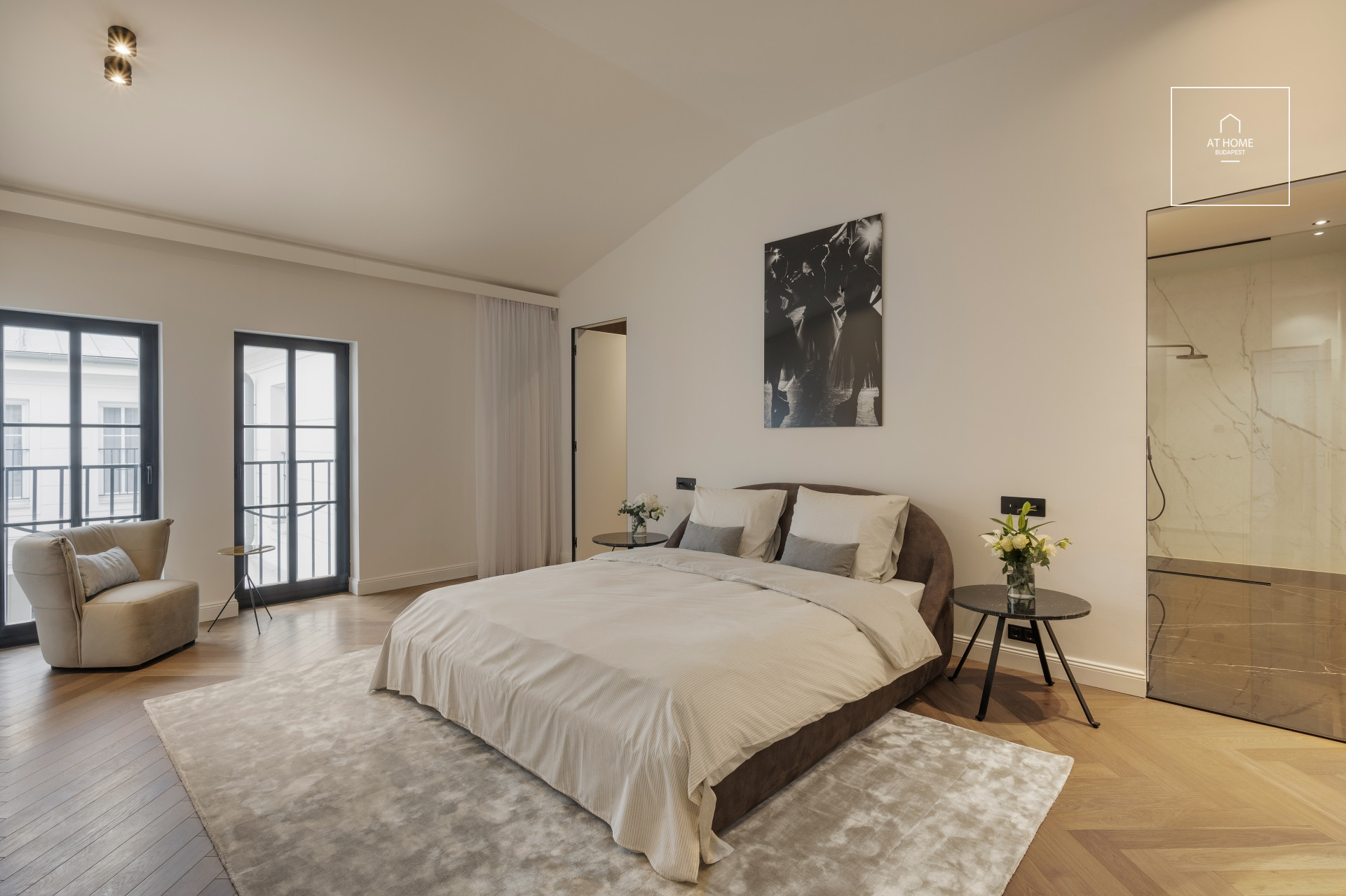 Luxury penthouse for rent in the heart of Budapest 6th district