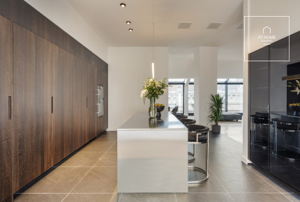 Luxury penthouse for rent in the heart of Budapest 6th district