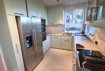 Exclusive, fully renovated 130 sqm ground floor apartment of a garden-access family house in the 12th district