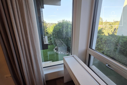 Exclusive, fully renovated 130 sqm ground floor apartment of a garden-access family house in the 12th district