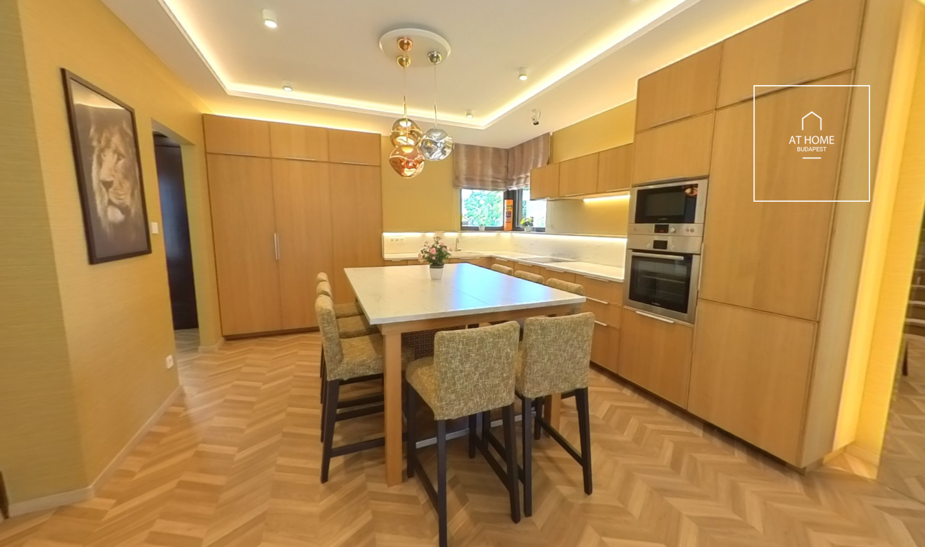 Fully renovated 110 sqm luxury apartment in a green residential area of the 3rd district