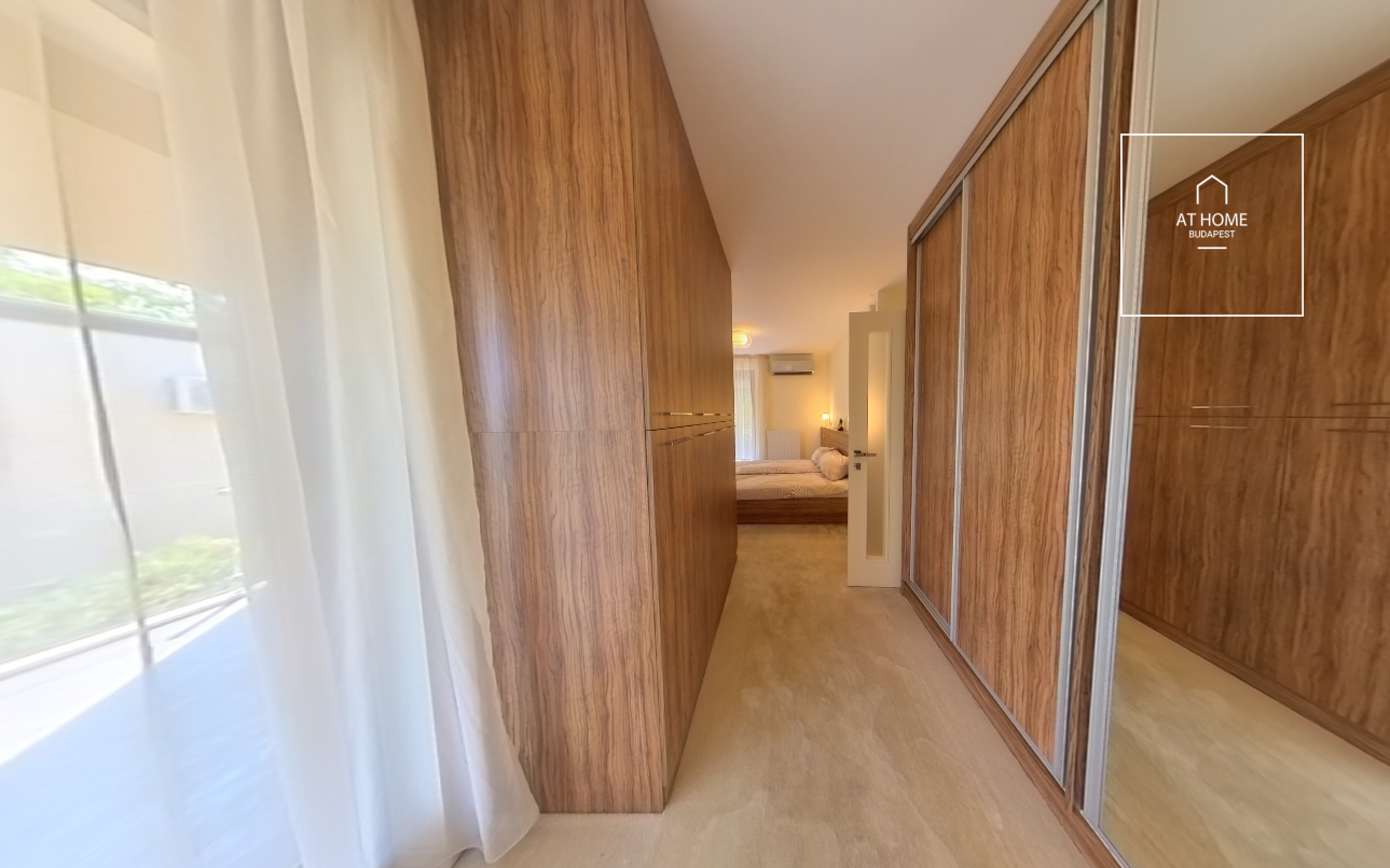 Fully renovated 110 sqm luxury apartment in a green residential area of the 3rd district