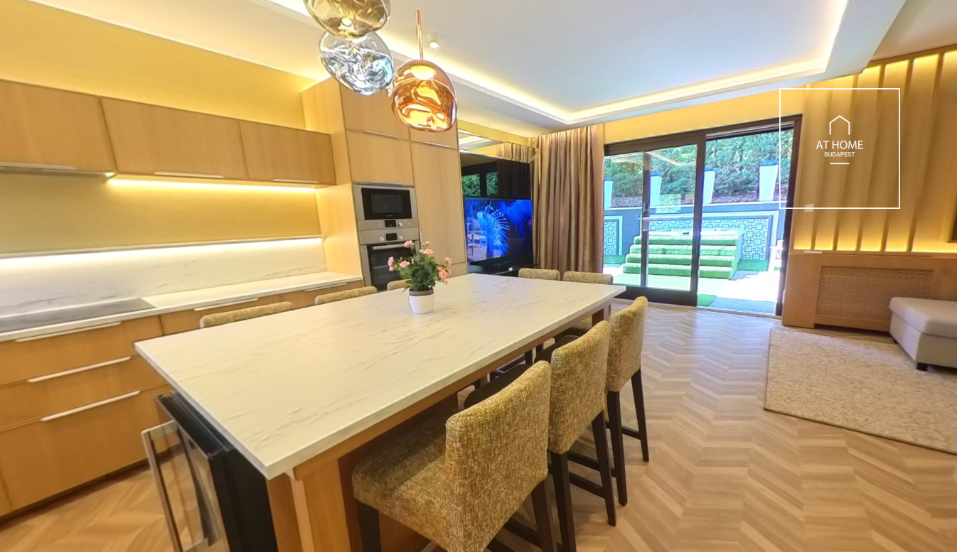 Fully renovated 110 sqm luxury apartment in a green residential area of the 3rd district