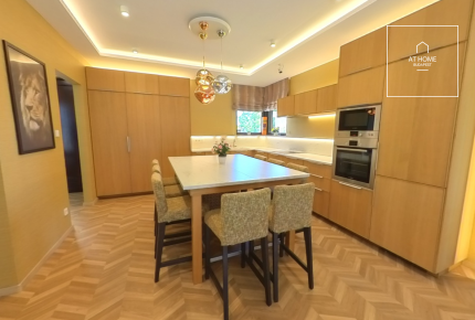 Fully renovated 110 sqm luxury apartment in a green residential area of the 3rd district