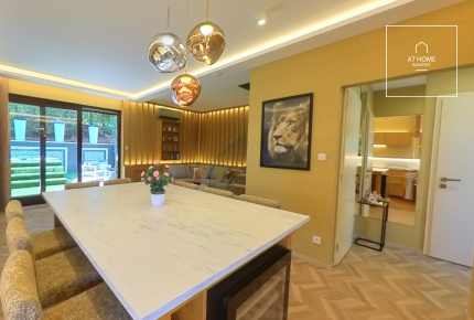 Fully renovated 110 sqm luxury apartment in a green residential area of the 3rd district