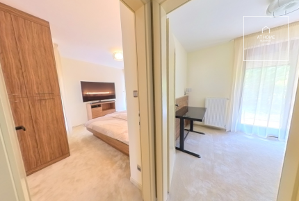 Fully renovated 110 sqm luxury apartment in a green residential area of the 3rd district