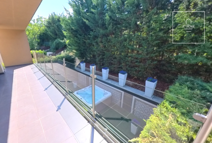 Fully renovated 110 sqm luxury apartment in a green residential area of the 3rd district
