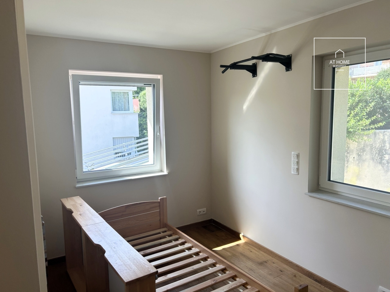 Renovated 108 sqm panoramic apartment with balcony in District II