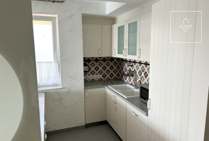 Renovated 108 sqm panoramic apartment with balcony in District II