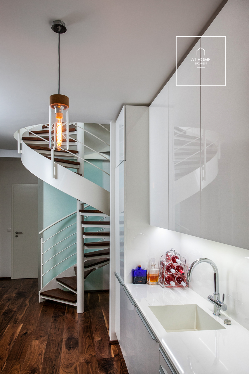 Two-storey apartment with private rooftop terrace and dedicated parking space for sale in District VI