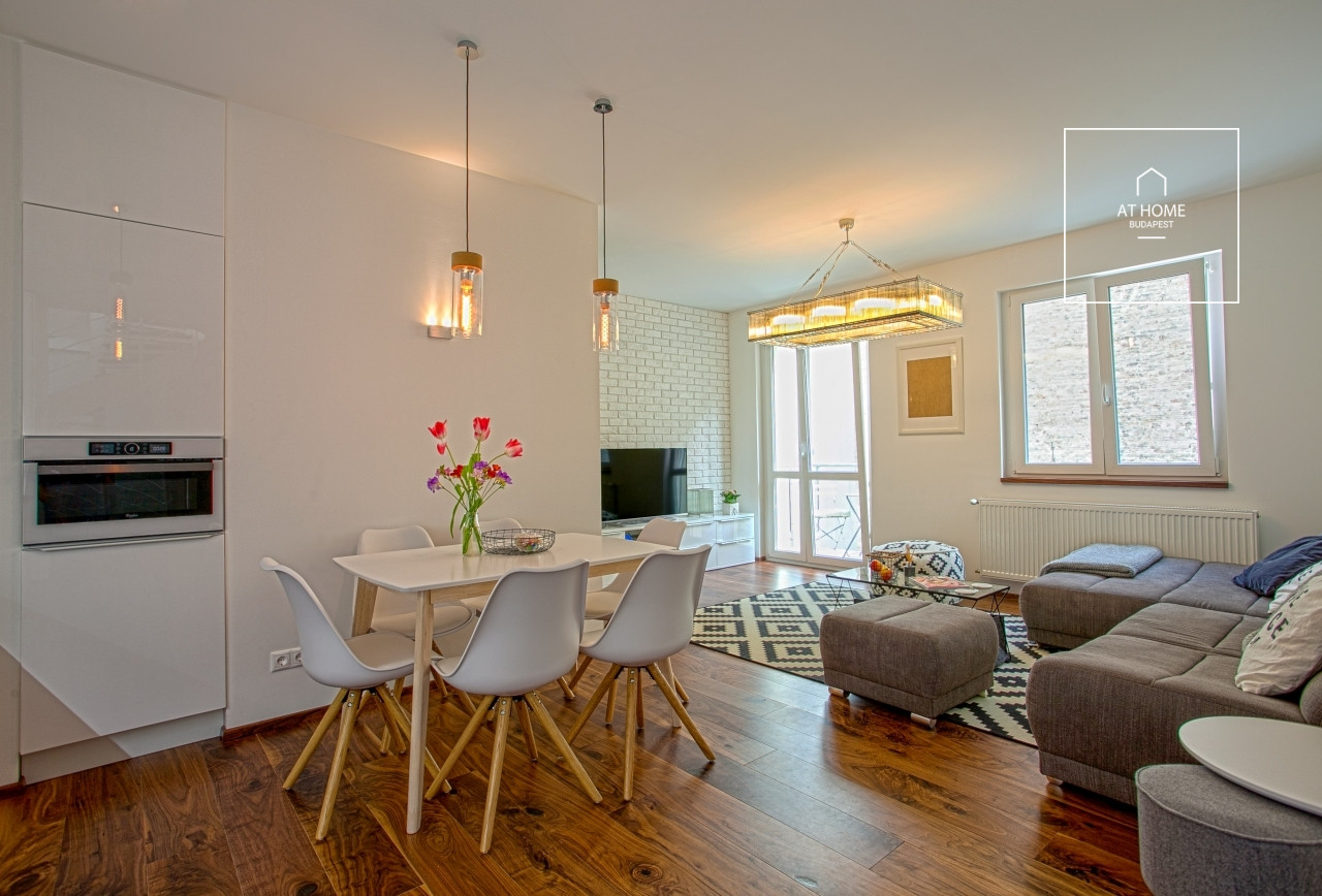 Two-storey apartment with private rooftop terrace and dedicated parking space for sale in District VI