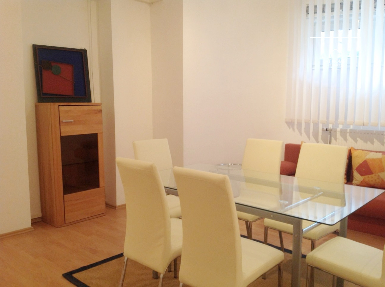 Spacious 3-room apartment with a terrace for sale near the Castle District