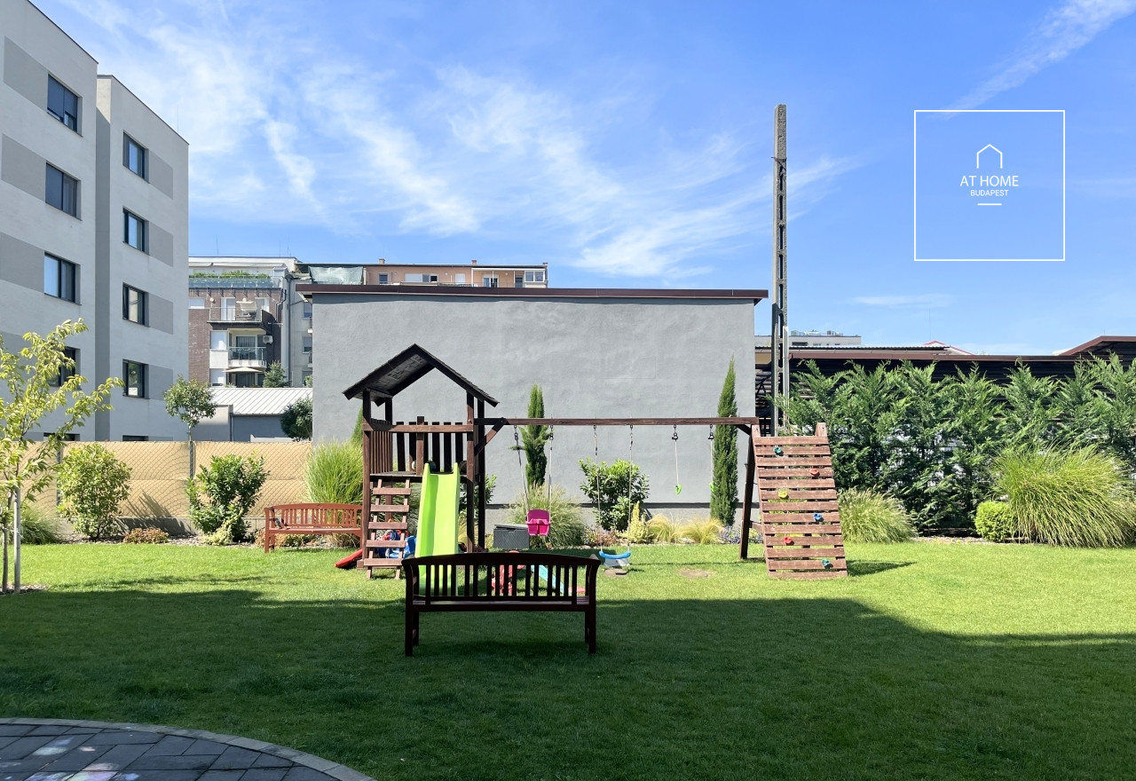 Newly built 3-bedroom penthouse in the 13th district