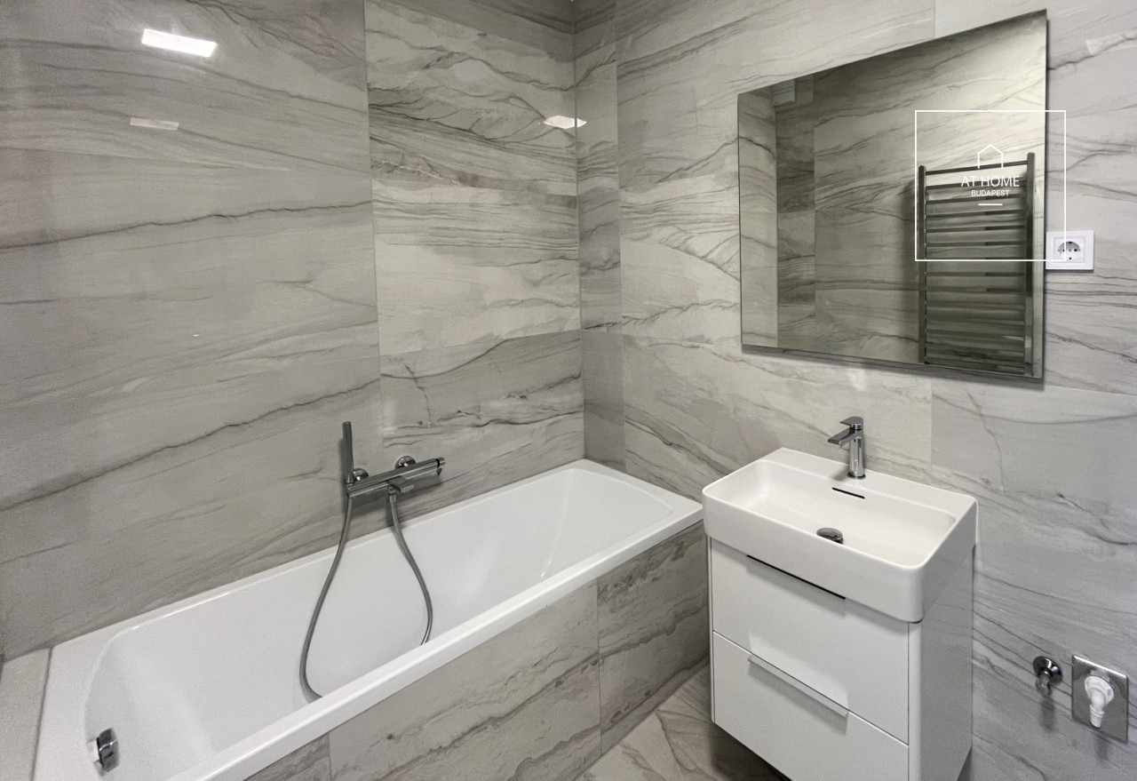 Newly built 3-bedroom penthouse in the 13th district