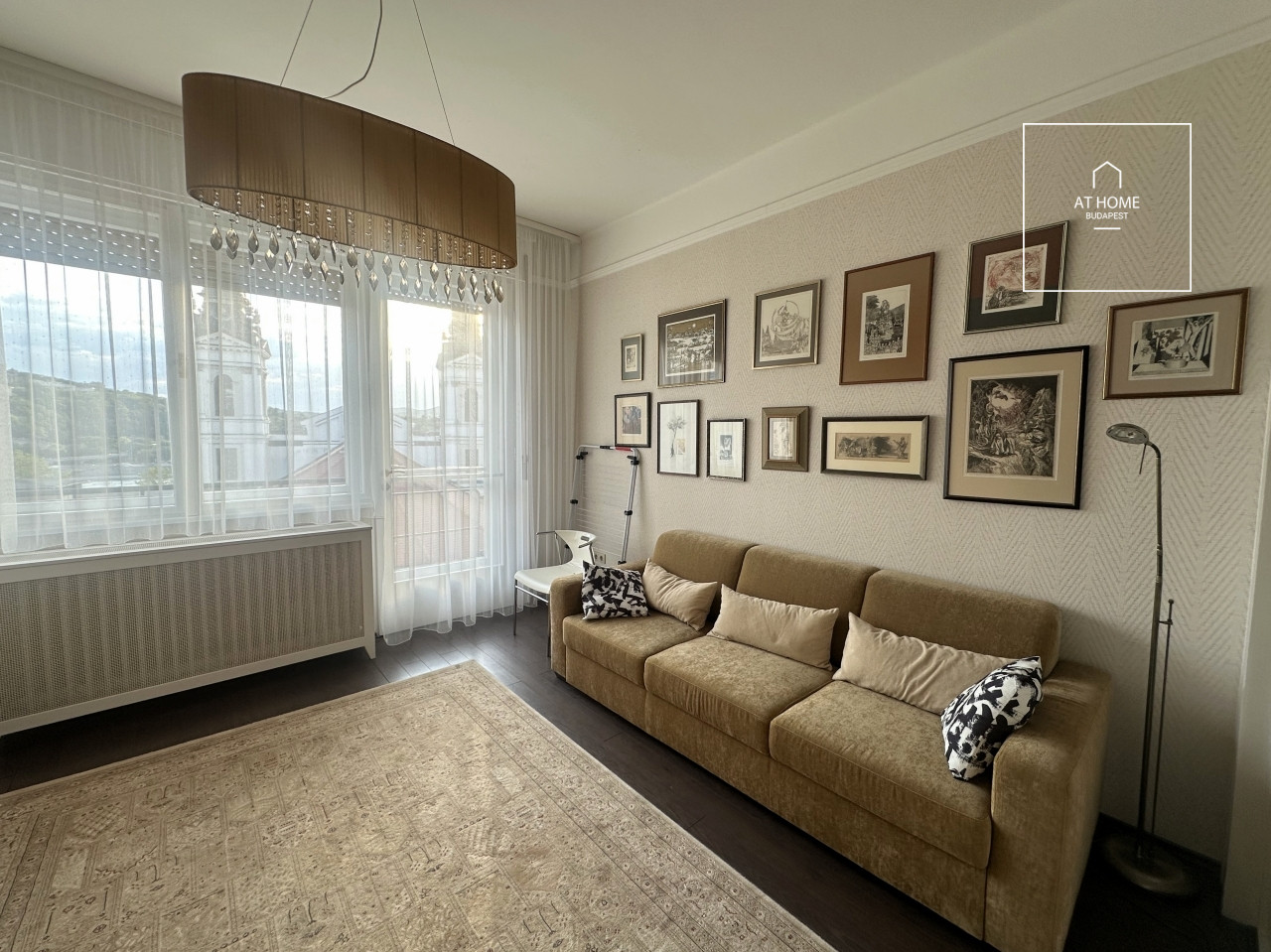Downtown 3-Bedroom Apartment with Balcony near the Danube in Budapest’s 5th District