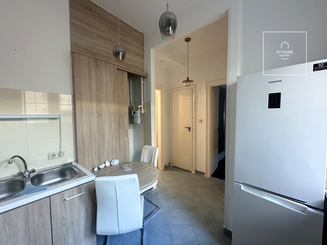 Downtown 3-Bedroom Apartment with Balcony near the Danube in Budapest’s 5th District