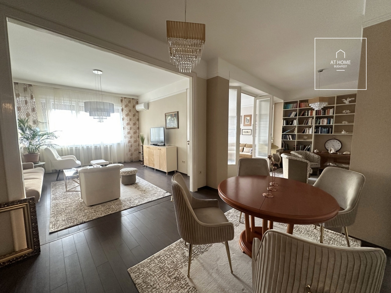 Downtown 3-Bedroom Apartment with Balcony near the Danube in Budapest’s 5th District