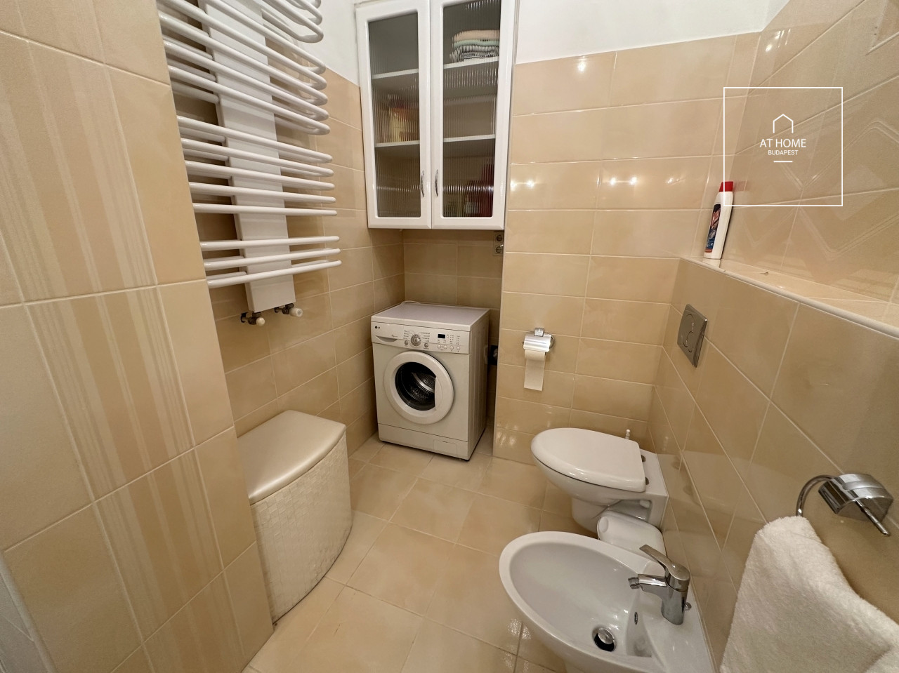 Downtown 3-Bedroom Apartment with Balcony near the Danube in Budapest’s 5th District