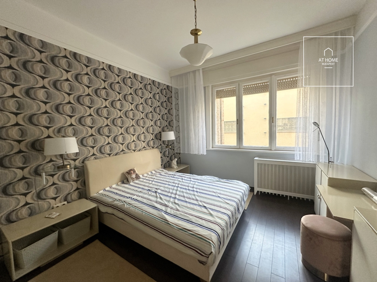 Downtown 3-Bedroom Apartment with Balcony near the Danube in Budapest’s 5th District