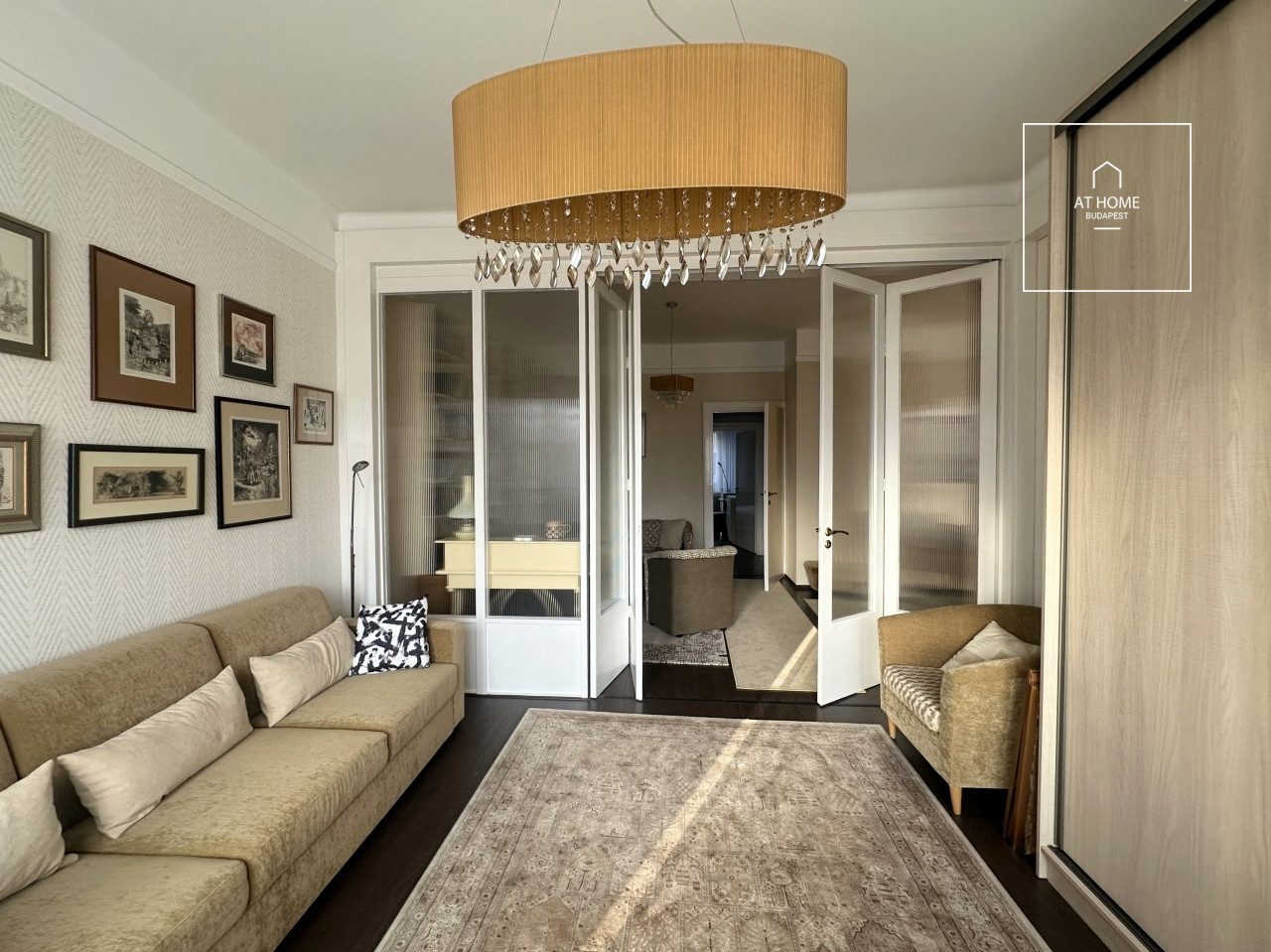 Downtown 3-Bedroom Apartment with Balcony near the Danube in Budapest’s 5th District