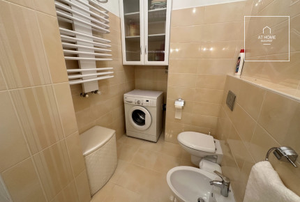 Downtown 3-Bedroom Apartment with Balcony near the Danube in Budapest’s 5th District