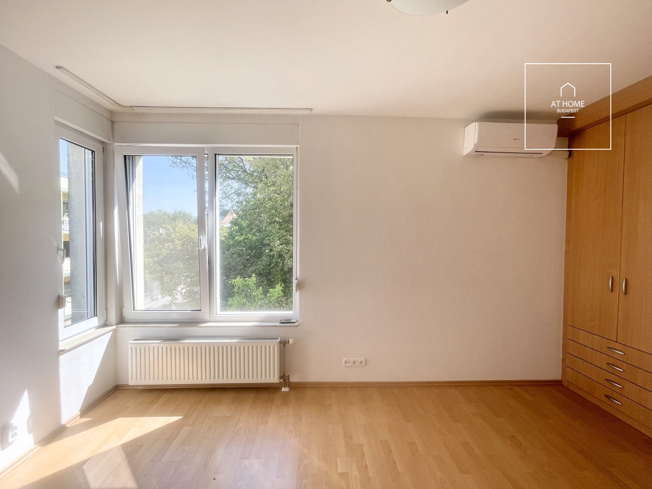 A charming apartment with a balcony for sale in District 1 of Budapest, near the Castle