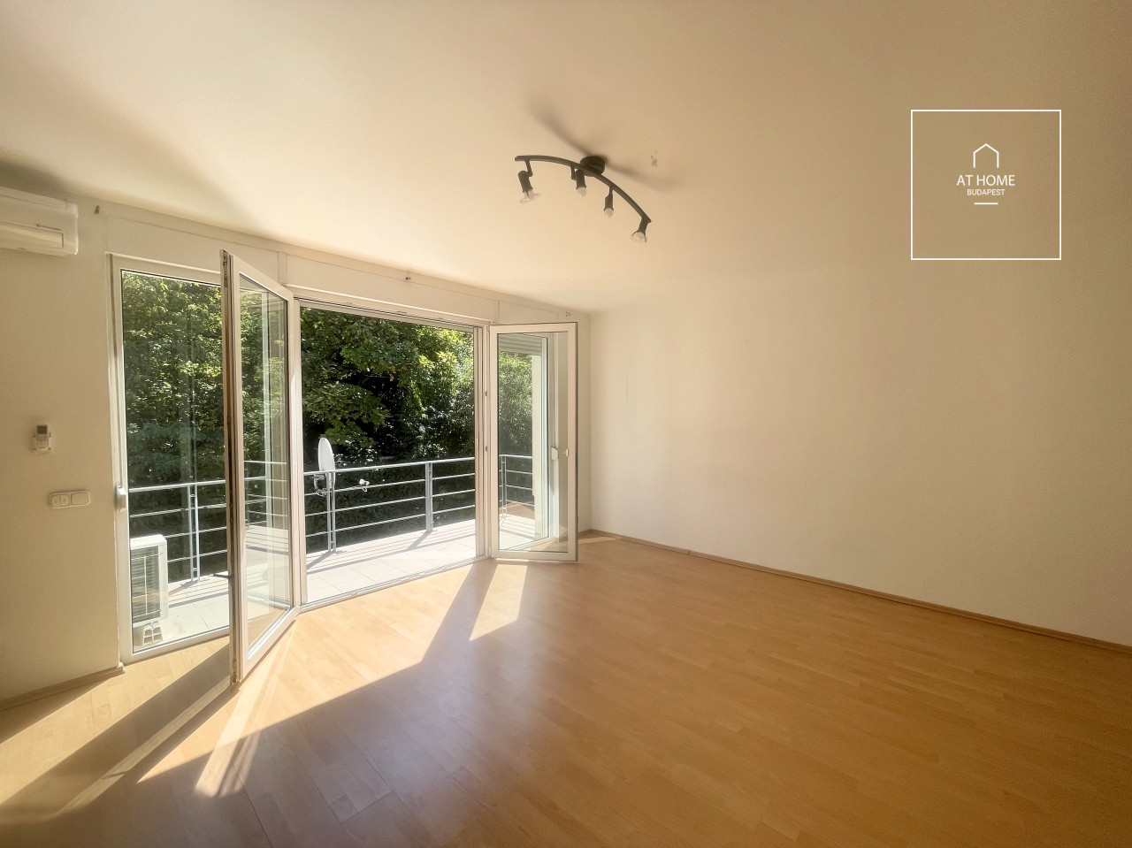 A charming apartment with a balcony for sale in District 1 of Budapest, near the Castle