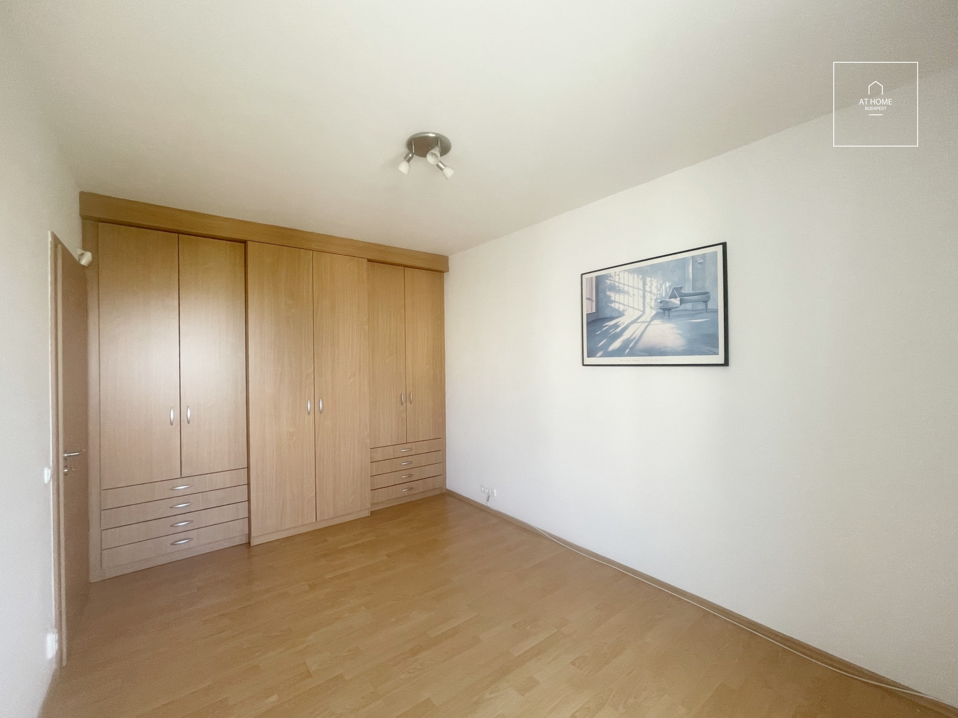 A charming apartment with a balcony for sale in District 1 of Budapest, near the Castle