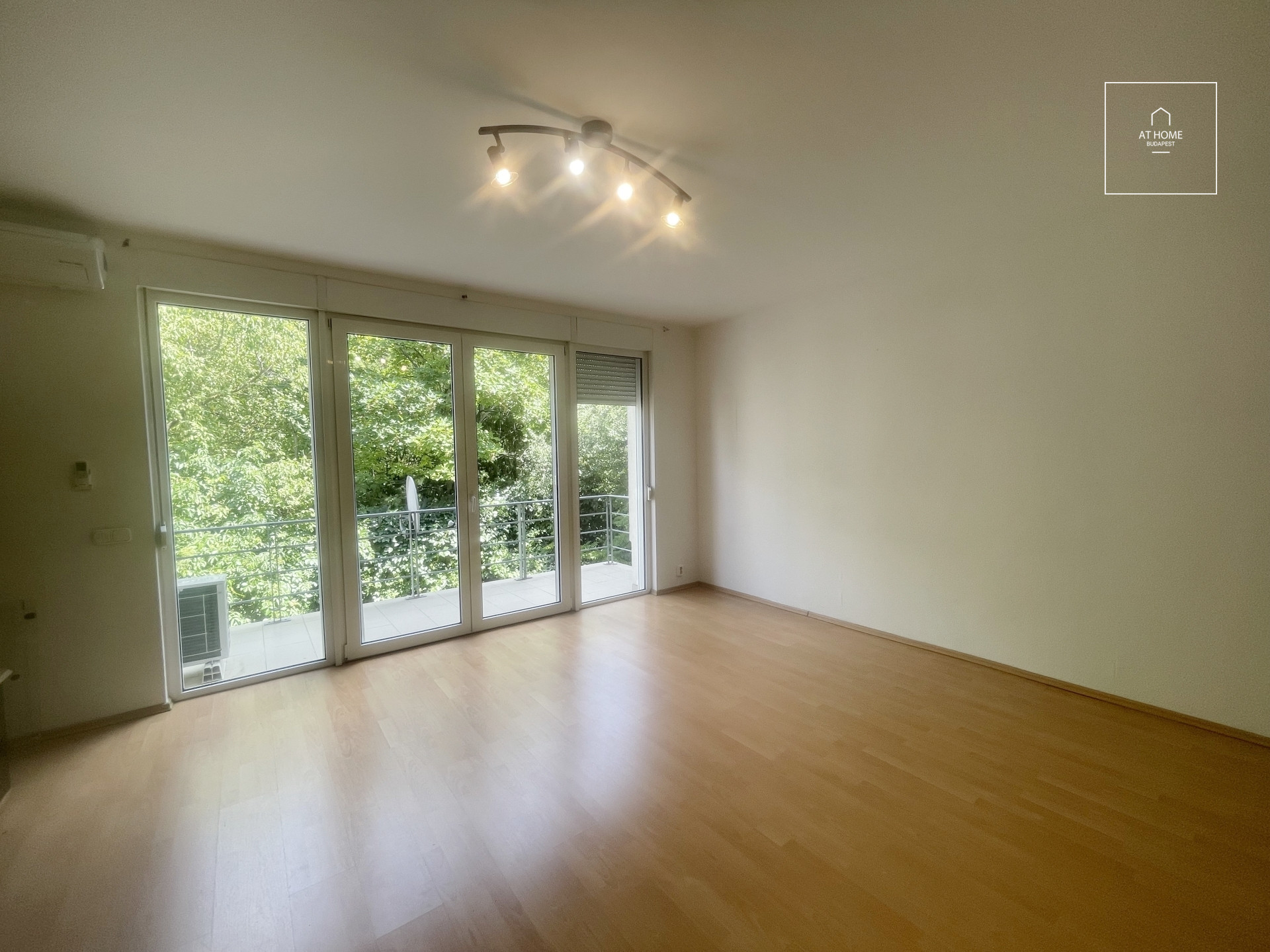 A charming apartment with a balcony for sale in District 1 of Budapest, near the Castle