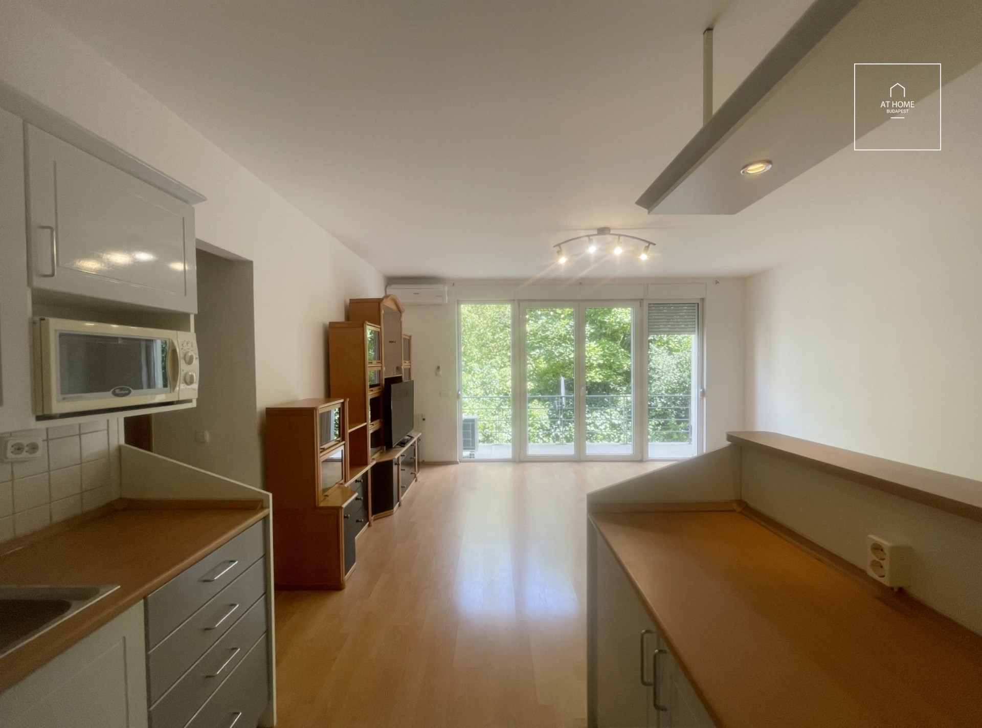 A charming apartment with a balcony for sale in District 1 of Budapest, near the Castle