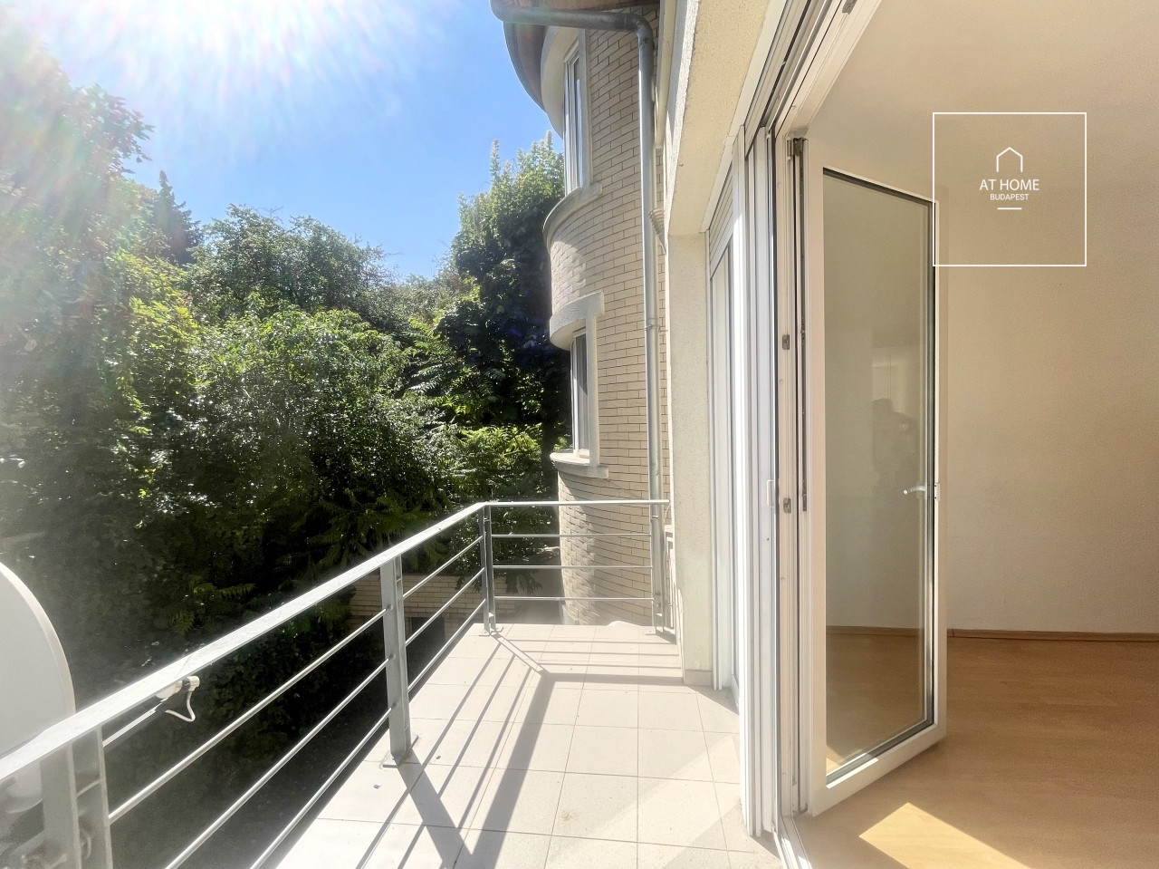 A charming apartment with a balcony for sale in District 1 of Budapest, near the Castle