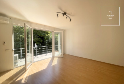 A charming apartment with a balcony for sale in District 1 of Budapest, near the Castle