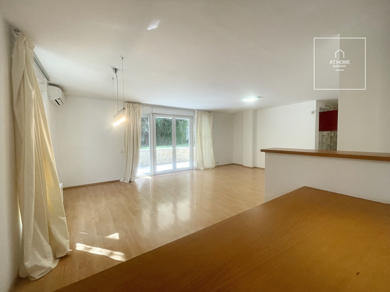 Beautiful apartment with terrace and garden access for sale Budapest I. district, Vár