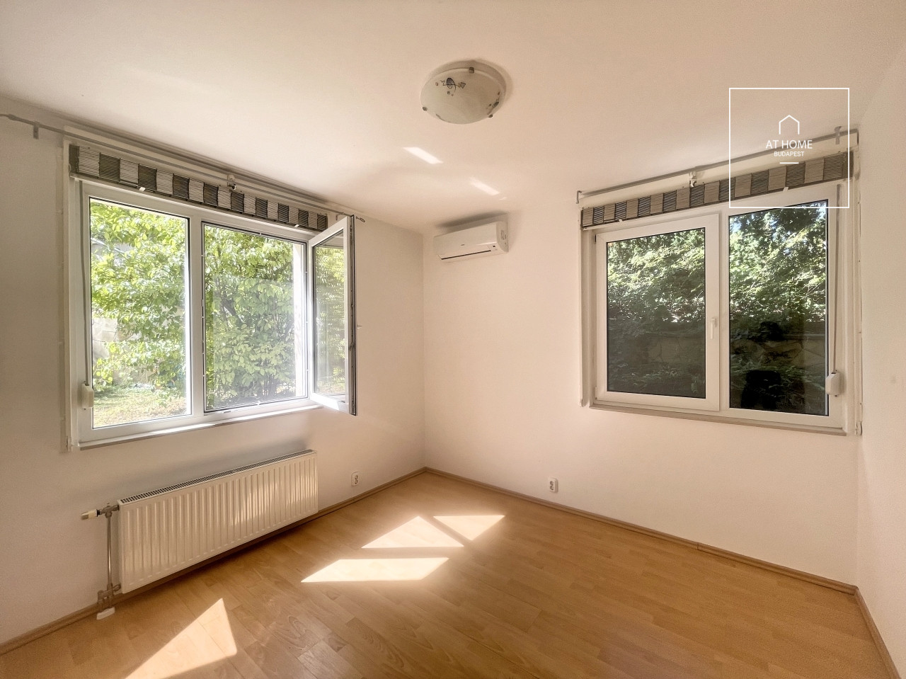 Beautiful apartment with terrace and garden access for sale Budapest I. district, Vár