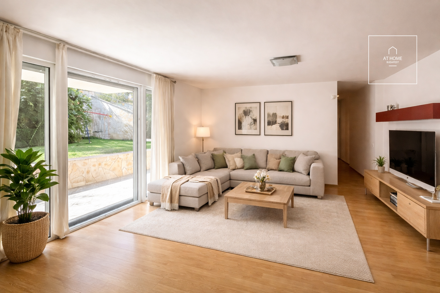 Beautiful apartment with terrace and garden access for sale Budapest I. district, Vár