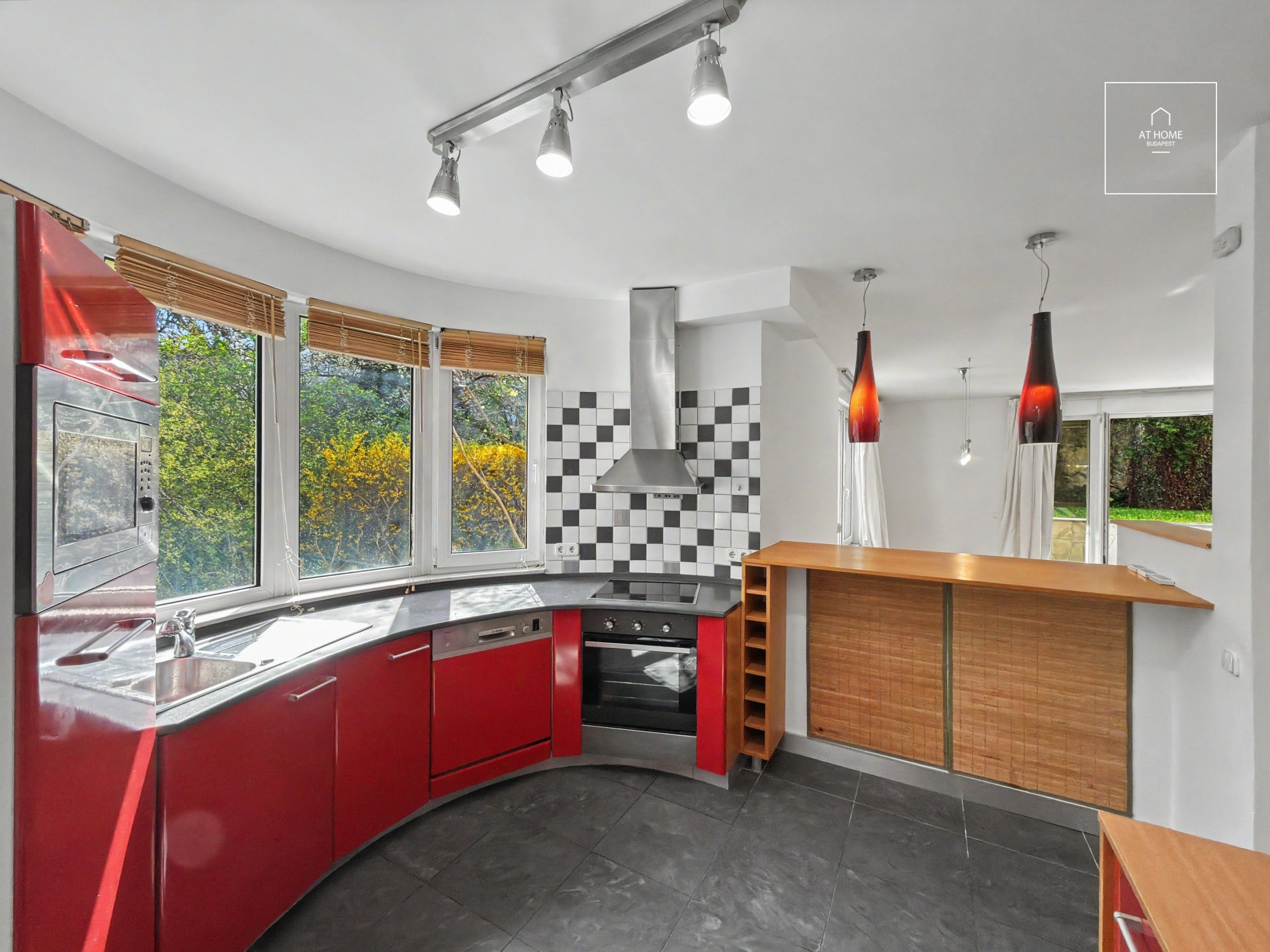 Beautiful apartment with terrace and garden access for sale Budapest I. district, Vár