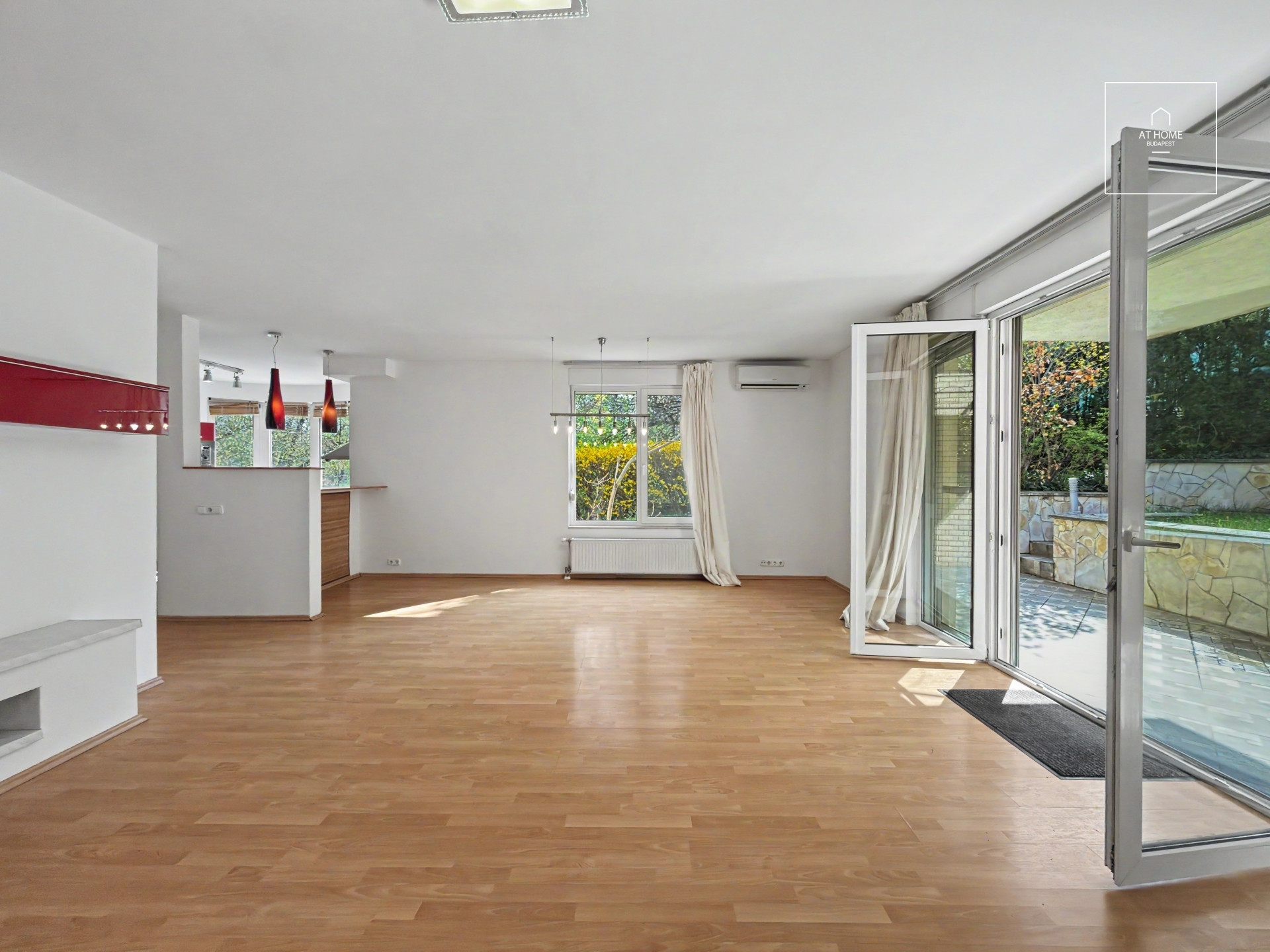 Beautiful apartment with terrace and garden access for sale Budapest I. district, Vár