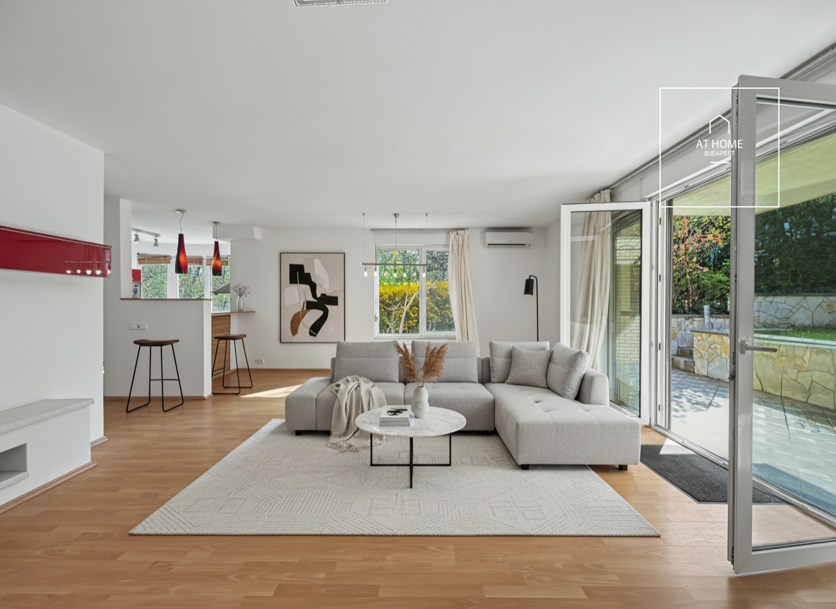 Beautiful apartment with terrace and garden access for sale Budapest I. district, Vár