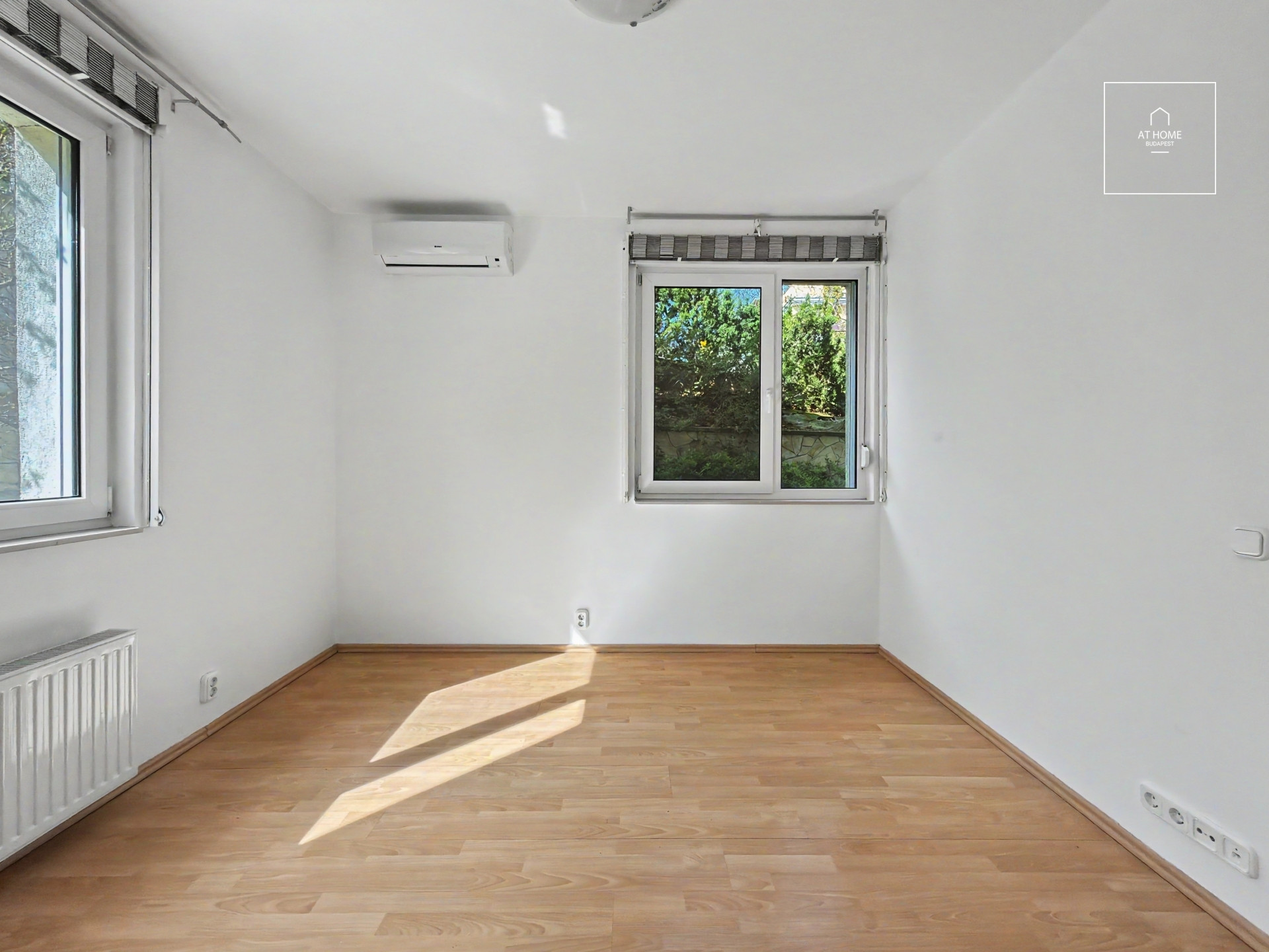 Beautiful apartment with terrace and garden access for sale Budapest I. district, Vár