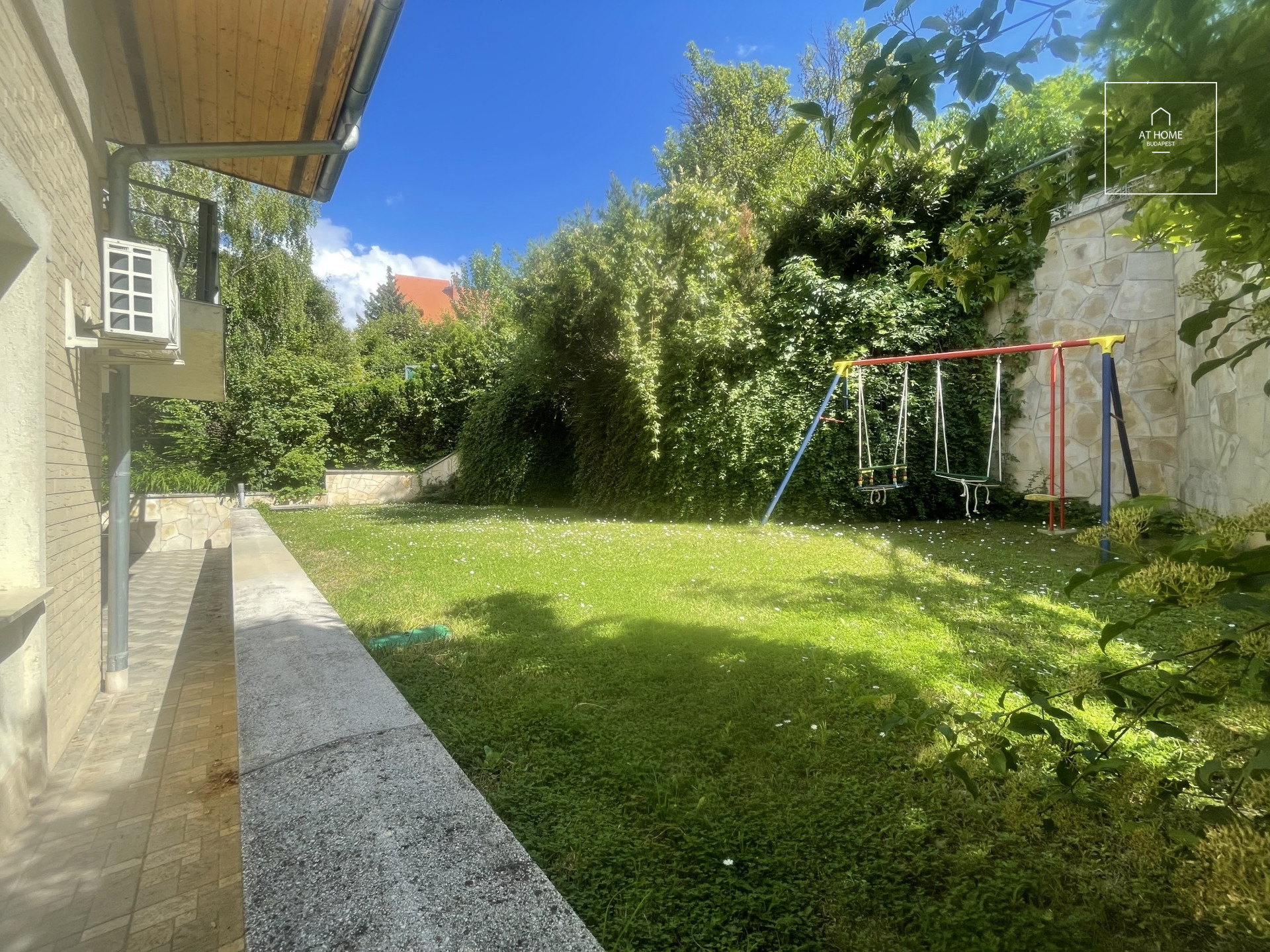 Beautiful apartment with terrace and garden access for sale Budapest I. district, Vár