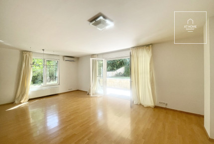 Beautiful apartment with terrace and garden access for sale Budapest I. district, Vár