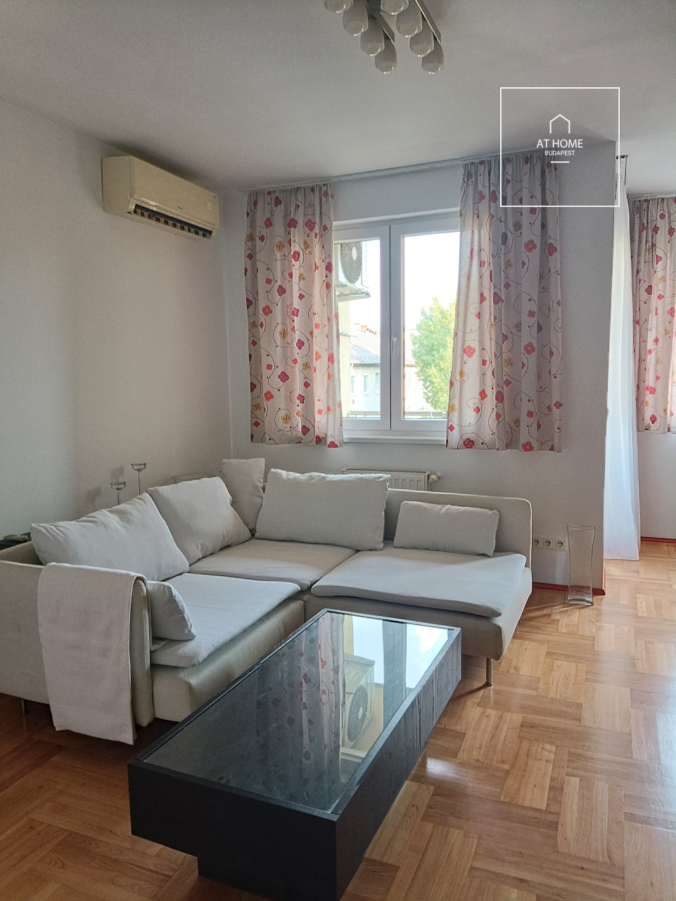 Bright 2-Bedroom Apartment Near a Park in District IX