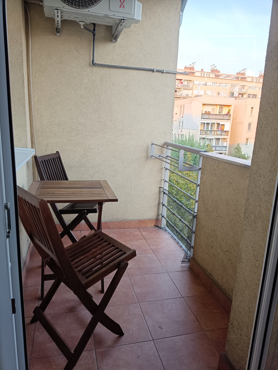 Bright 2-Bedroom Apartment Near a Park in District IX