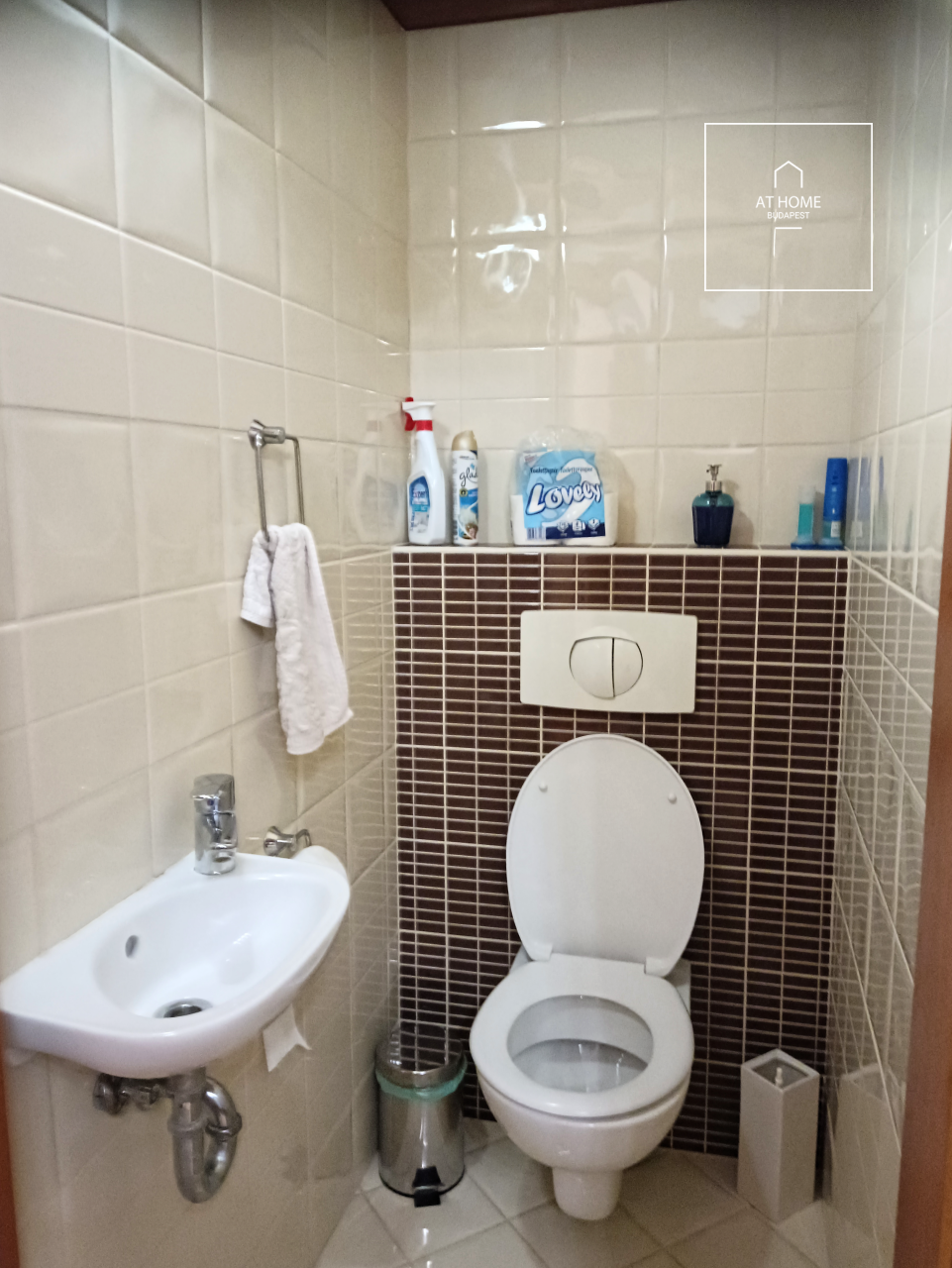 Bright 2-Bedroom Apartment Near a Park in District IX