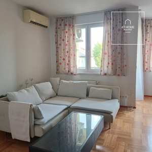 Bright 2-Bedroom Apartment Near a Park in District IX