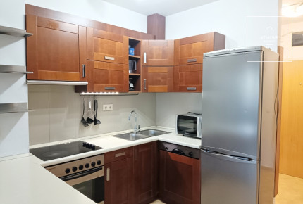 Bright 2-Bedroom Apartment Near a Park in District IX