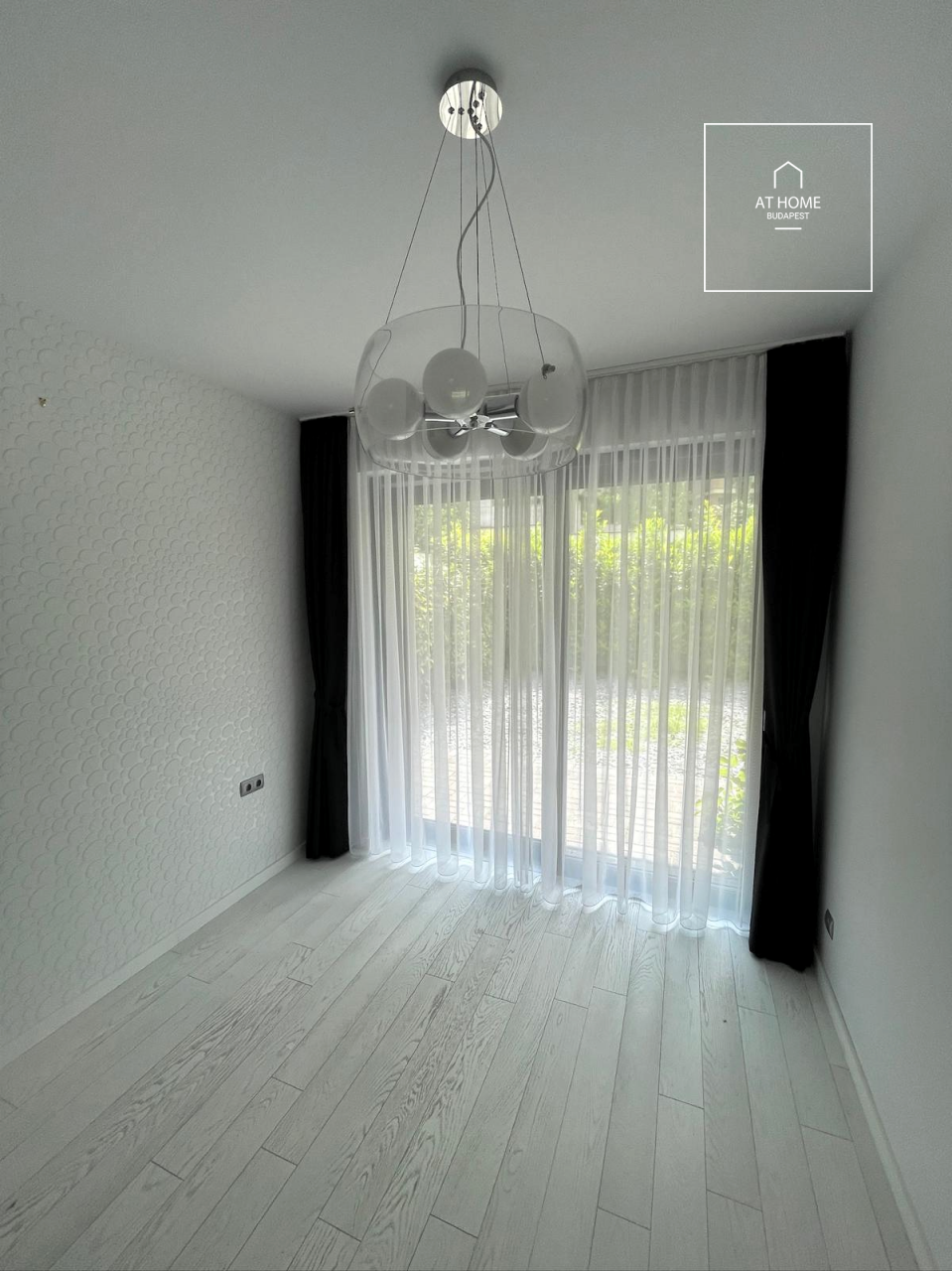 Budai panorámás családi ház a II/A kerületben, Budaligeten