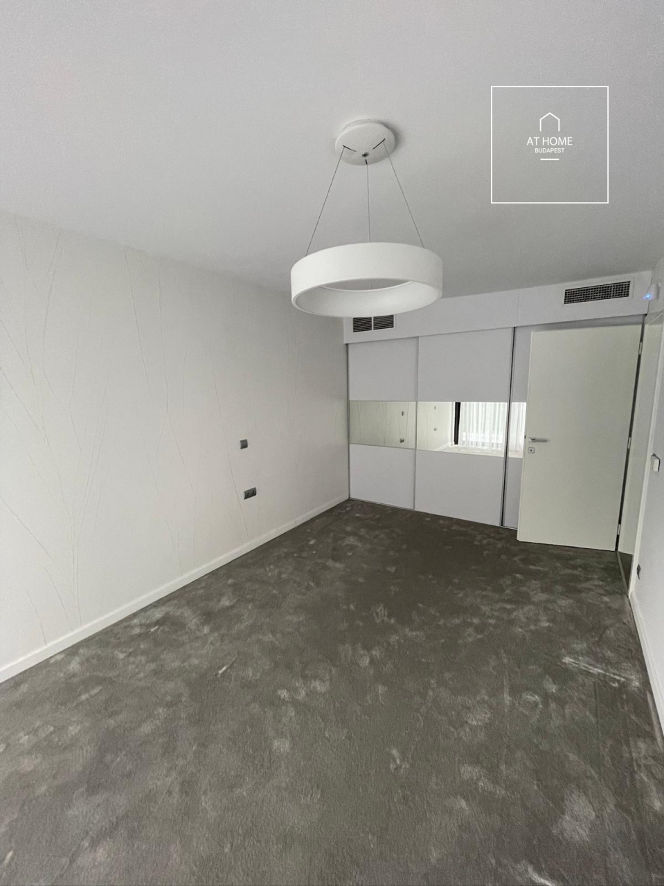 Budai panorámás családi ház a II/A kerületben, Budaligeten